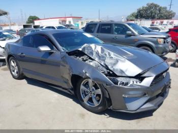  Salvage Ford Mustang