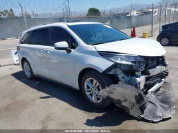  Salvage Toyota Sienna