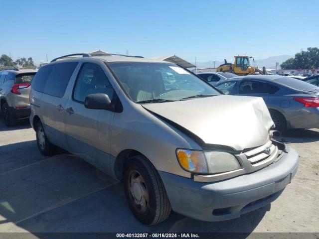  Salvage Toyota Sienna