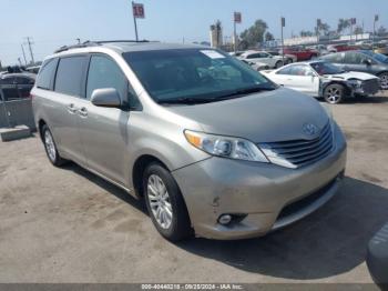  Salvage Toyota Sienna