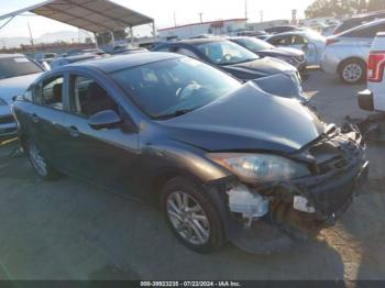  Salvage Mazda Mazda3