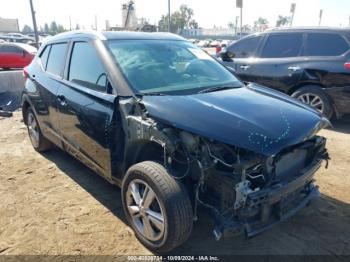  Salvage Nissan Kicks