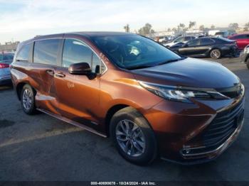  Salvage Toyota Sienna