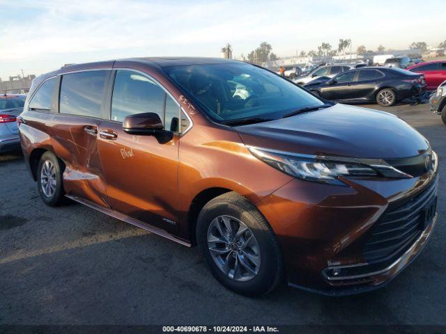  Salvage Toyota Sienna