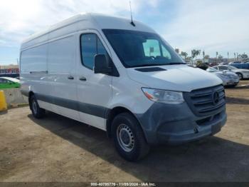  Salvage Mercedes-Benz Sprinter 2500