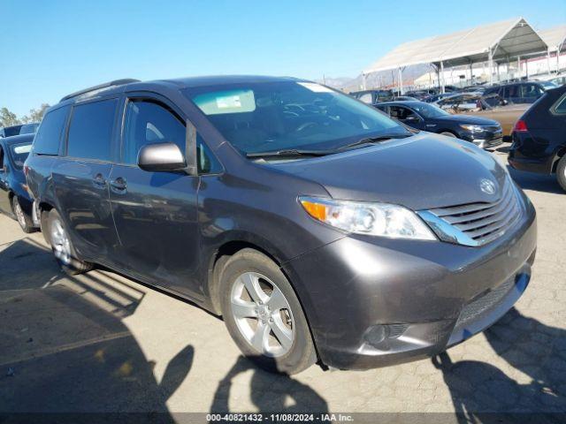  Salvage Toyota Sienna