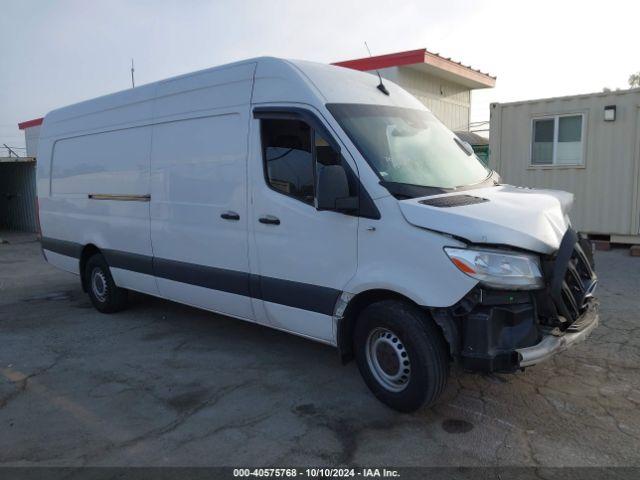  Salvage Mercedes-Benz Sprinter 2500