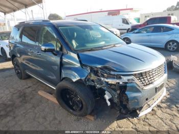  Salvage Kia Carnival