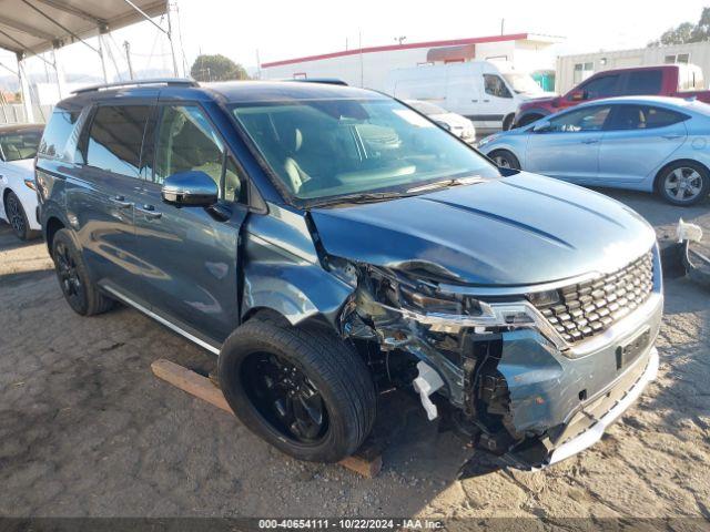  Salvage Kia Carnival