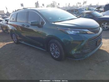  Salvage Toyota Sienna