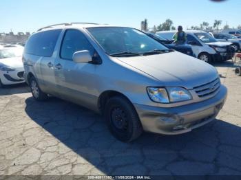  Salvage Toyota Sienna