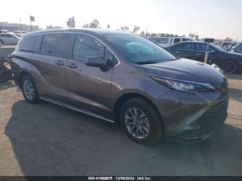  Salvage Toyota Sienna