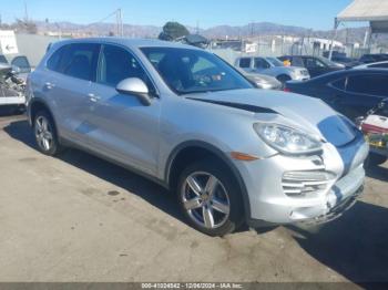  Salvage Porsche Cayenne