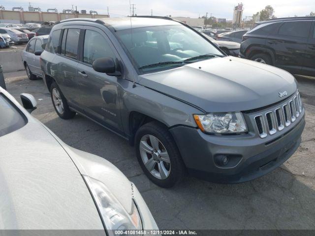  Salvage Jeep Compass