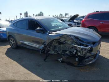  Salvage Ford Mustang