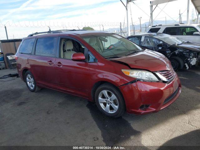  Salvage Toyota Sienna