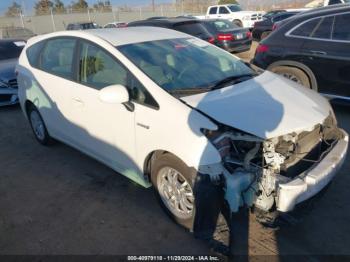  Salvage Toyota Prius v