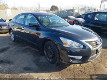  Salvage Nissan Altima