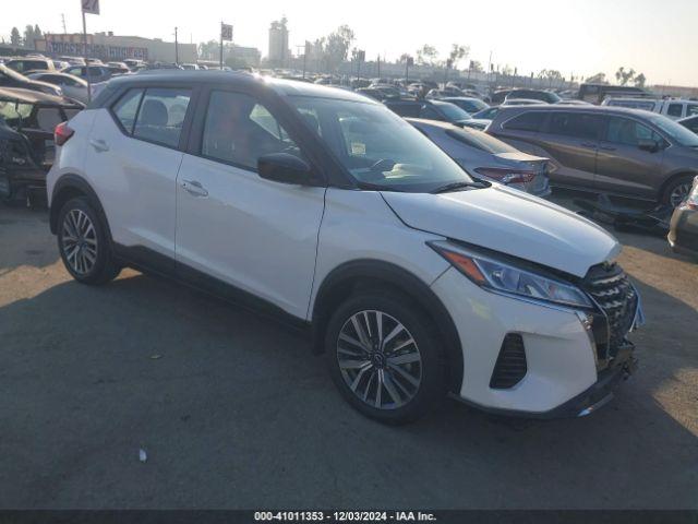  Salvage Nissan Kicks