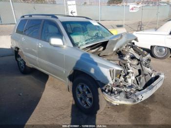  Salvage Toyota Highlander