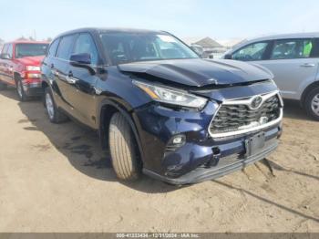  Salvage Toyota Highlander