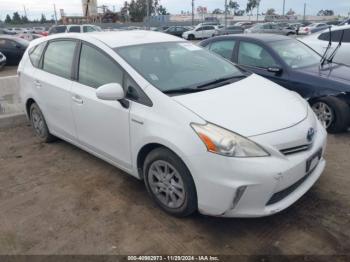  Salvage Toyota Prius v