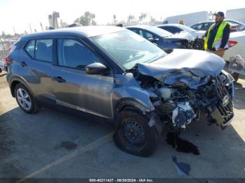  Salvage Nissan Kicks