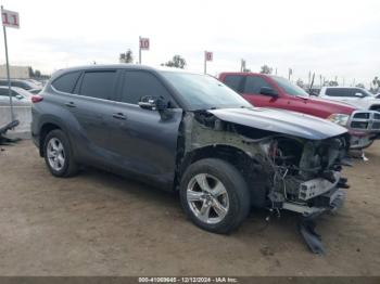  Salvage Toyota Highlander