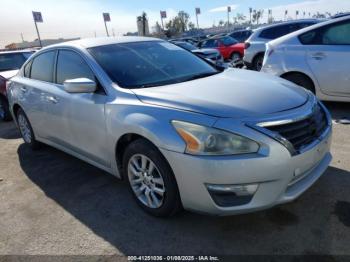  Salvage Nissan Altima