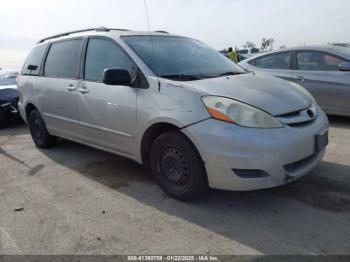  Salvage Toyota Sienna