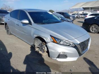  Salvage Nissan Altima