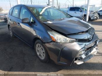  Salvage Toyota Prius v