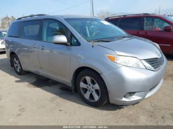  Salvage Toyota Sienna