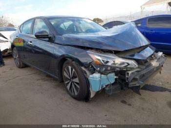  Salvage Nissan Altima