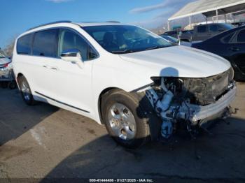  Salvage Chrysler Pacifica