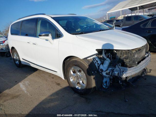  Salvage Chrysler Pacifica