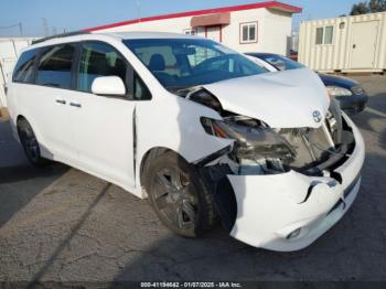  Salvage Toyota Sienna