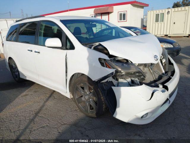  Salvage Toyota Sienna