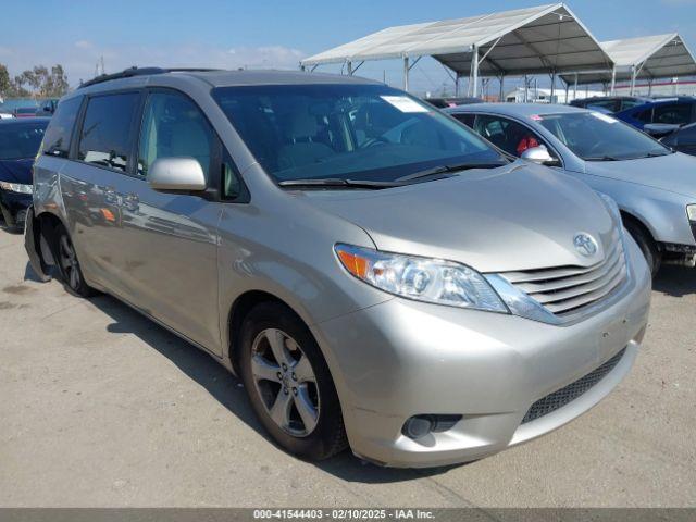  Salvage Toyota Sienna