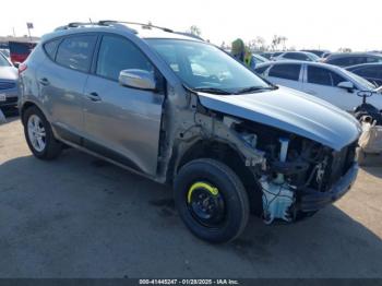  Salvage Hyundai TUCSON