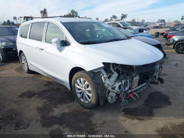  Salvage Chrysler Pacifica