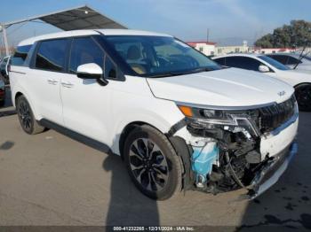  Salvage Kia Carnival