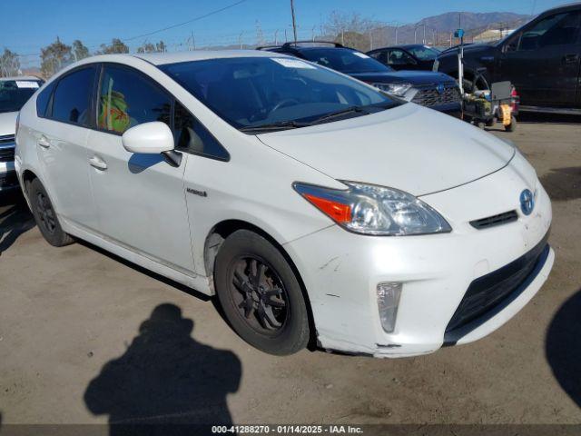  Salvage Toyota Prius