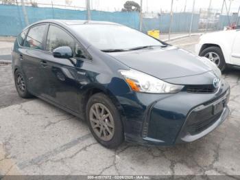  Salvage Toyota Prius v