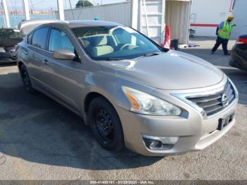  Salvage Nissan Altima