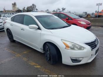  Salvage Nissan Altima