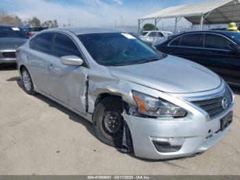  Salvage Nissan Altima