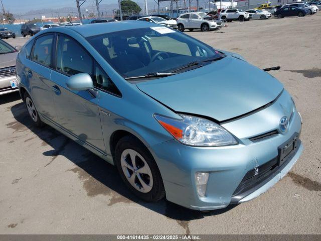  Salvage Toyota Prius