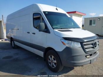  Salvage Mercedes-Benz Sprinter 2500