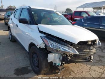  Salvage Nissan Kicks